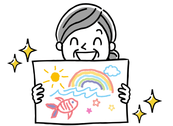 自分が描いた絵を持って得意げに笑う高齢女性