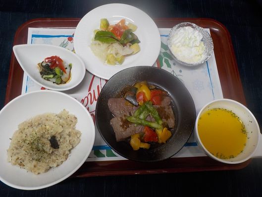 お食事