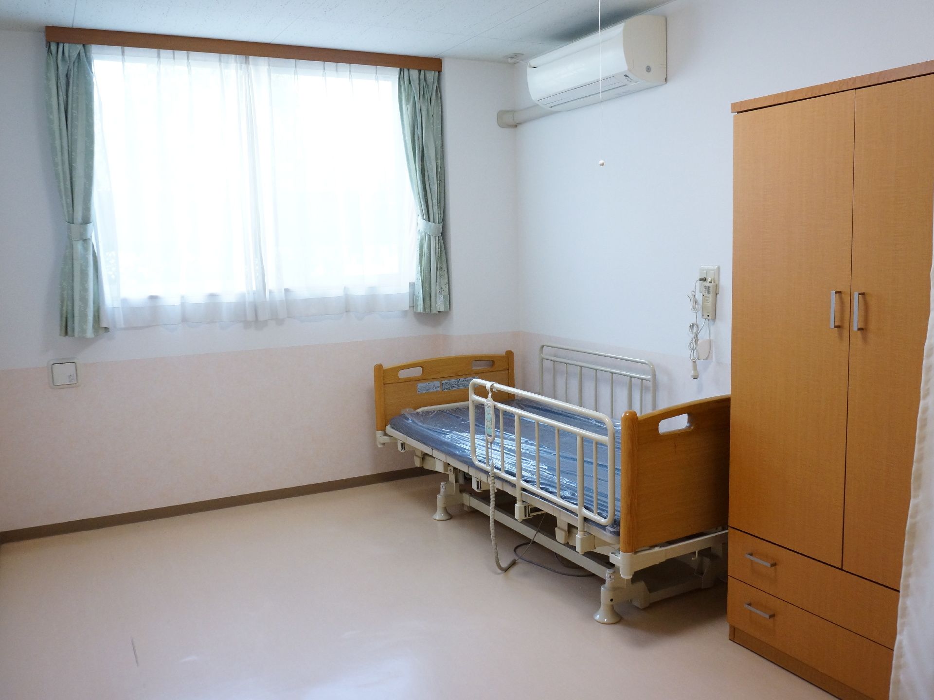 居住スペースには採光に配慮した設計を採択した。自然光に包まれた、健康で快活な毎日を過ごしていただきたい。