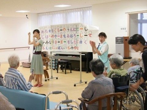 ベストライフ御殿場の音楽療法。日々の生活をより快適にできる講習・レクリエーションをご用意しております。