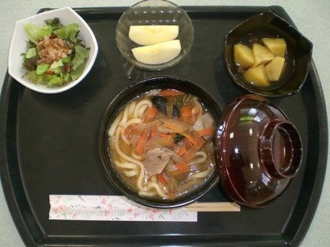 ベストライフ御殿場の食事。毎日を楽しみにしていただけるようなお食事をご用意しております。