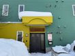 雪に囲まれた入口