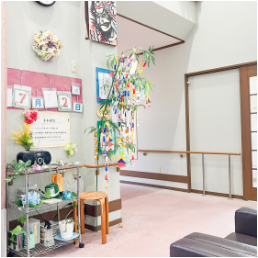 明るいエントランスホール