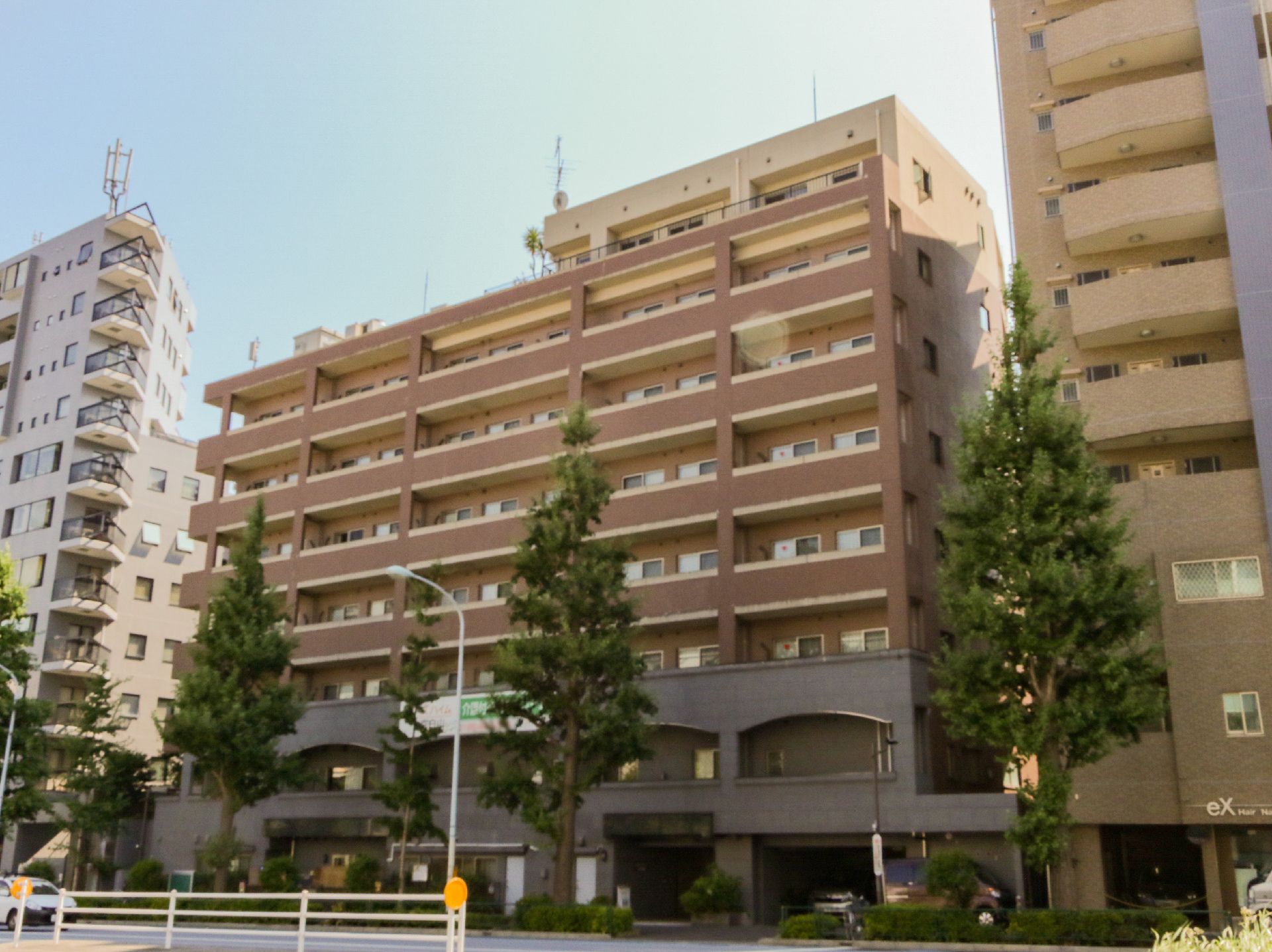 ８階建ての施設