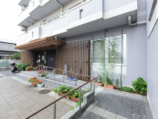 施設玄関
