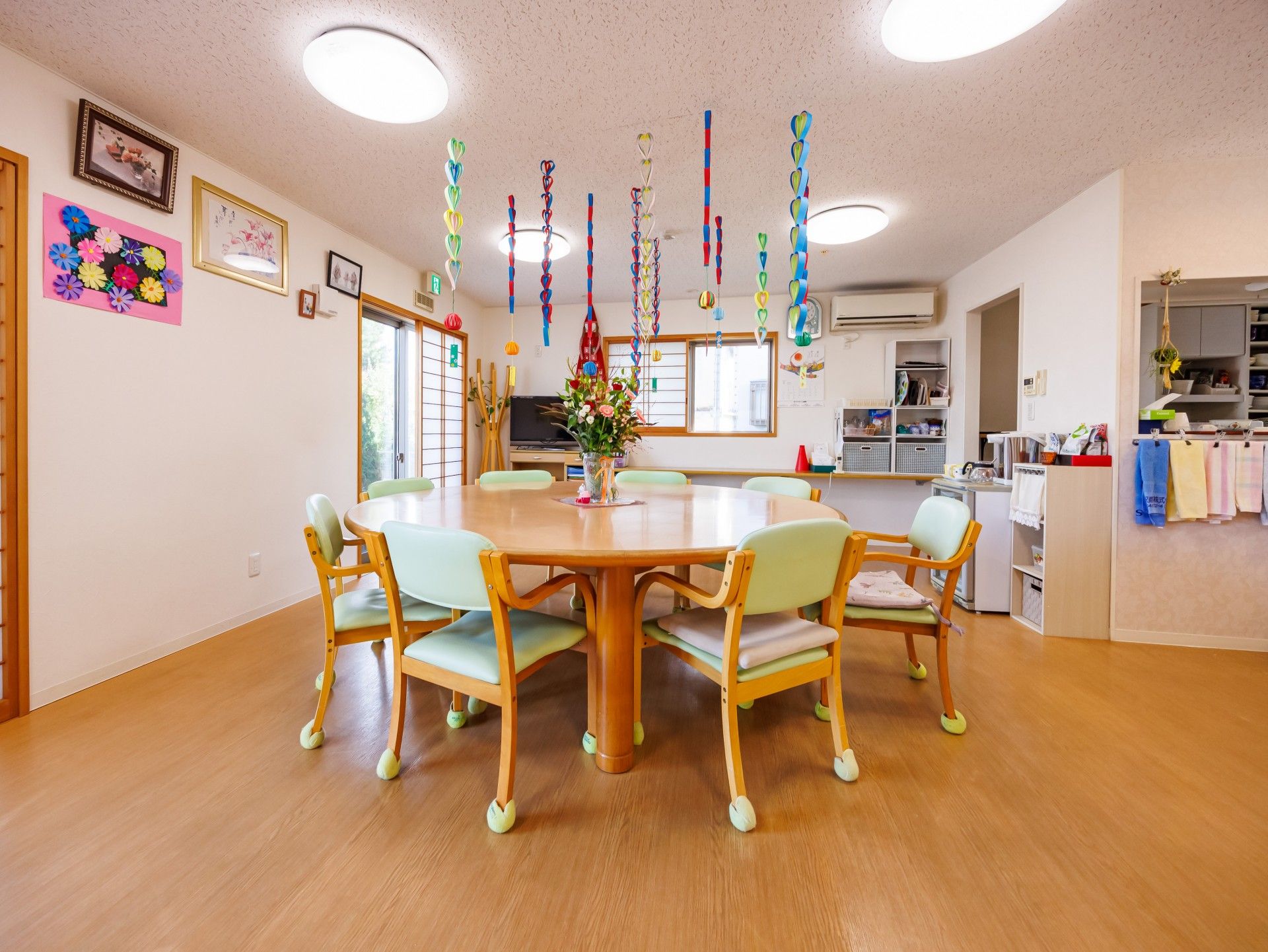 カラフルな装飾のある部屋