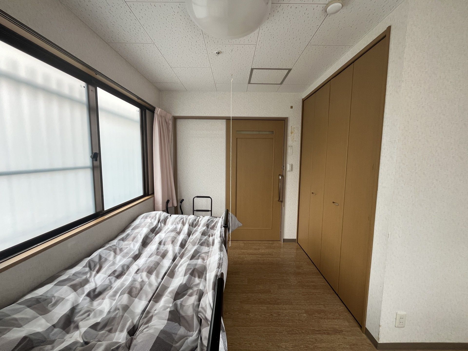 落ち着いた個室の様子