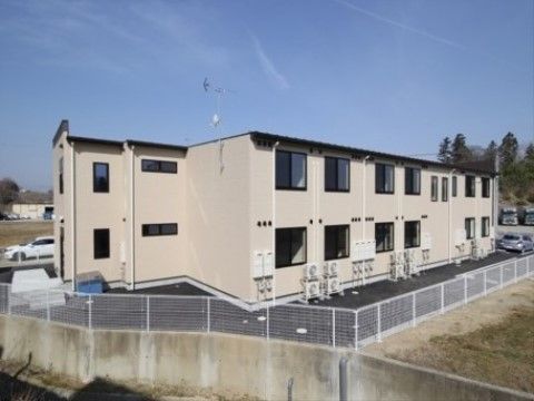 シニアパンション弘前・中野Ⅰの外観。大きくしっかりとした、おしゃれな外観となっております。館内はバリアフリーです。