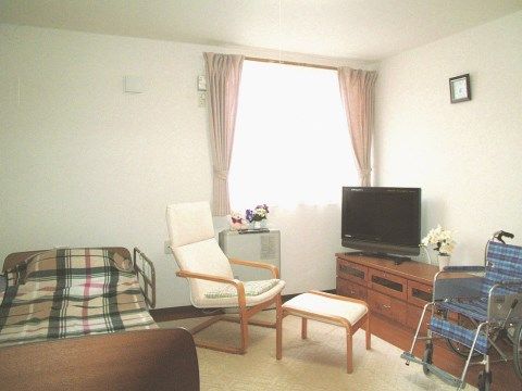 シニアパンション弘前・松ヶ枝の居室。日々をゆっくりと、ゆとりのある生活をお送りいただける環境を揃えております。