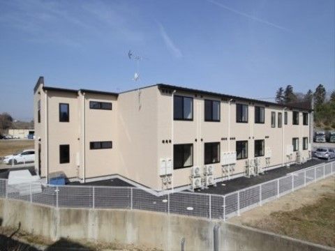 シニアパンション弘前・松ヶ枝の外観。大きくしっかりとした外観を誇る当施設は、バリアフリー設計の建物です。