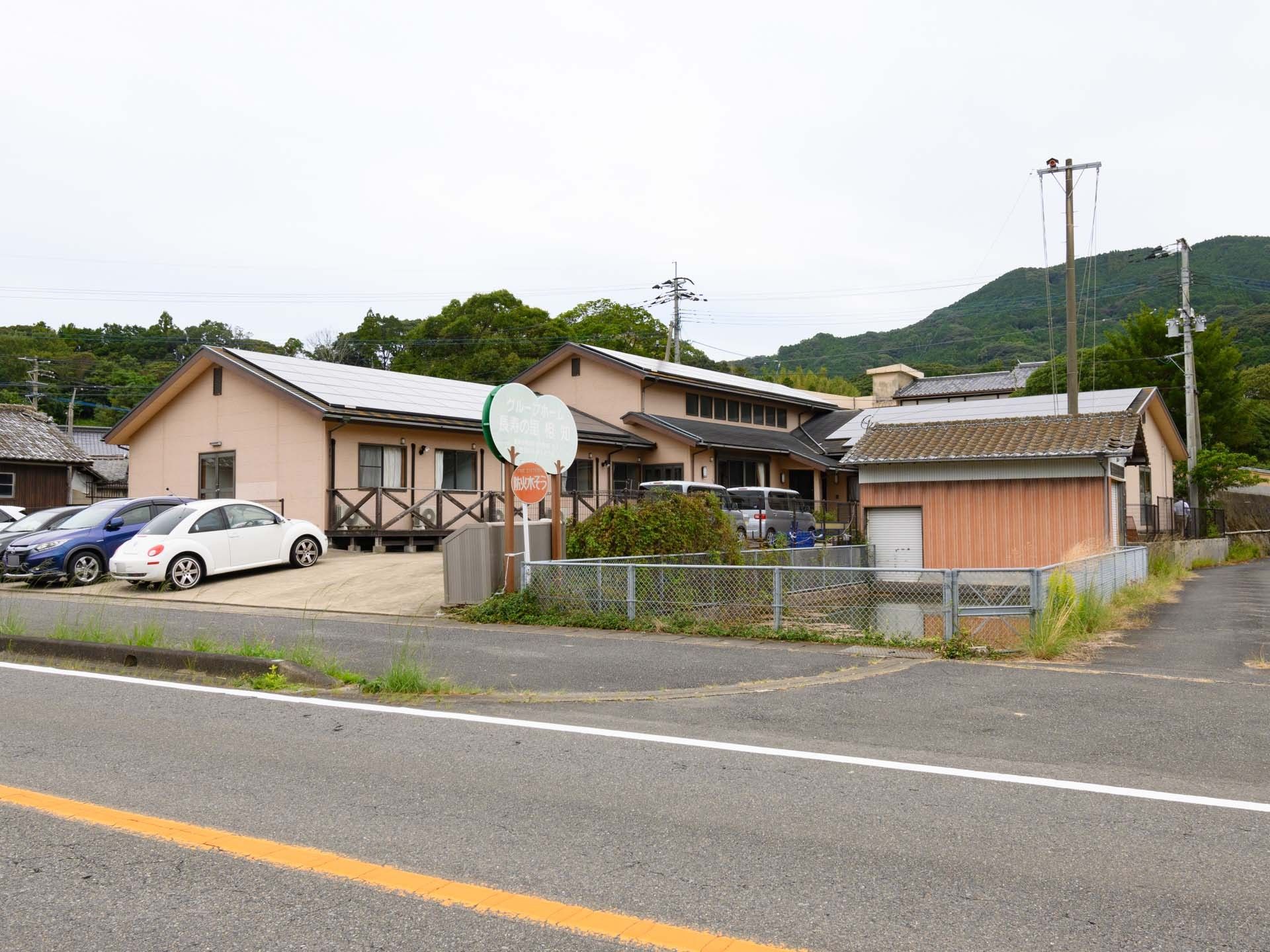 道路沿いにある建物