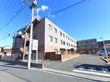 「プレザンメゾンさいたま南与野」外観。入車口も広く、入館もスムース。