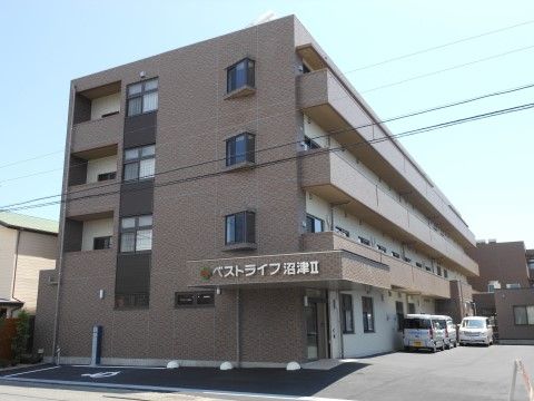 ベストライフ沼津Ⅱの外観。