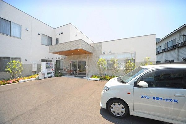 広々とした明るいエントランス