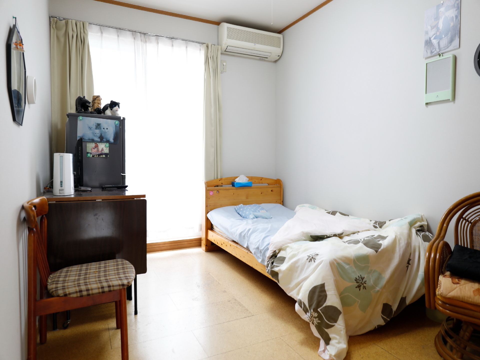 エアコンとクローゼットと照明はもとからあるので、その他の家具は、自分の希望によって揃えられる。今まで使ってきた、ものに囲まれて生活できる。