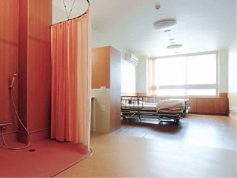 「サン・フラワー」の2人部屋。夫婦、兄弟入居ができる2人部屋も付いている。