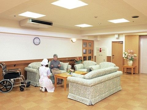「サニーライフ北与野」のホール。リビングホールは、ご入居者様の交流場所となる。