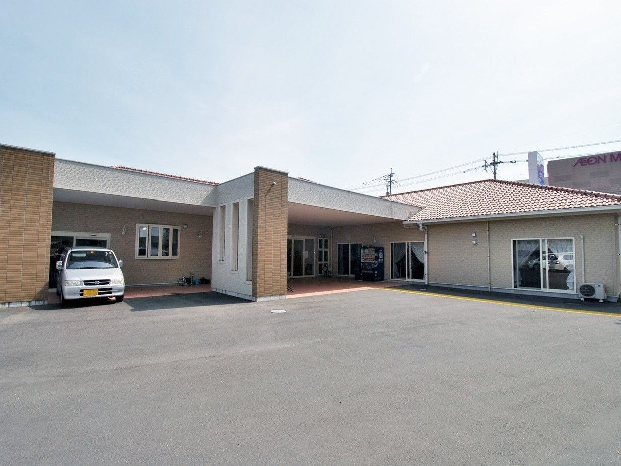 平屋であるため、車椅子をご利用の方からご高齢者様まで、身体の負担が少ない。また、新しくきれいな建物である。