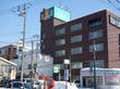 「楽居館」の外観。周囲の建物と馴染みよい。