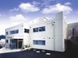 「敬老園ロイヤルヴィラ矢作台」の外観。白一色で塗られた2階建ての外観。