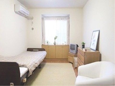 「ゴールドエイジエクセレント」の居室。広さもありゆったりと過ごしていただける。