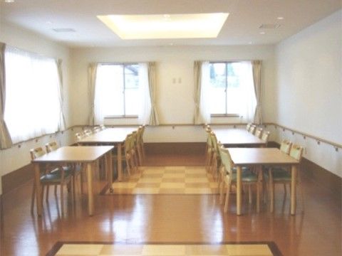 「ゴールドエイジエクセレント」の館内。優しい雰囲気の空間。