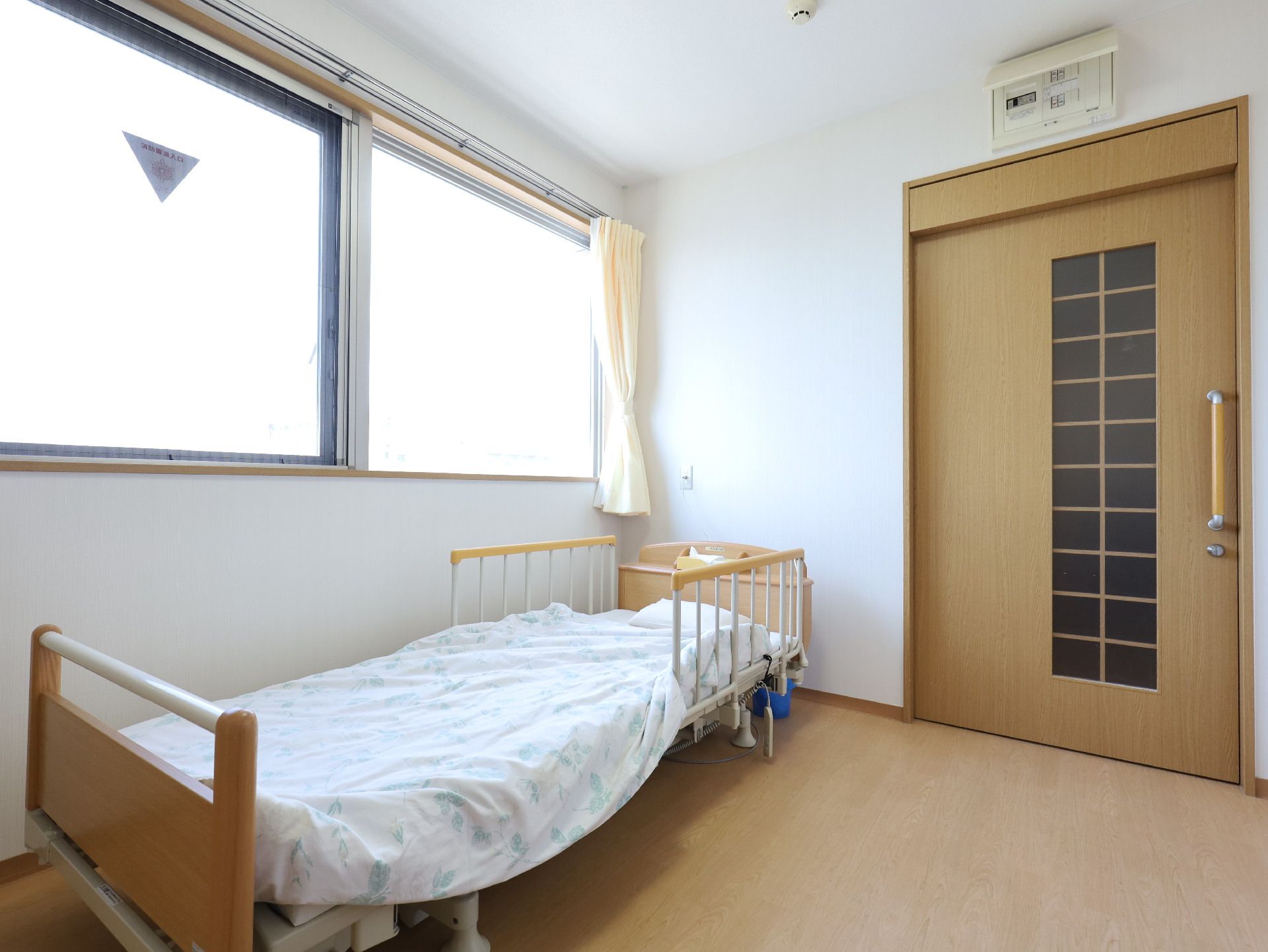車椅子の方のために引き戸にしている居室