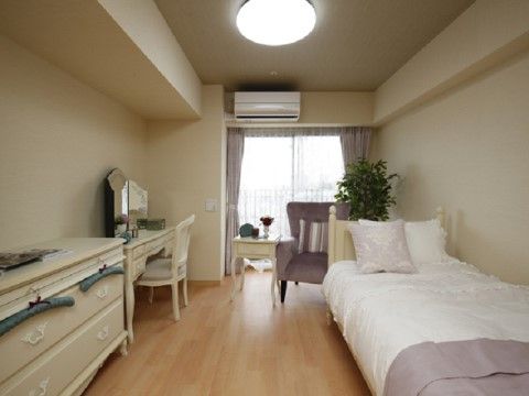「ウェルケアガーデン久が原」の居室。キッチン、トイレ、洗面台等が付いている。