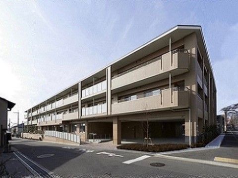 外観の外壁の色はベージュ、建物の階数は3階建てである。入口はスロープになっているところが特徴である。