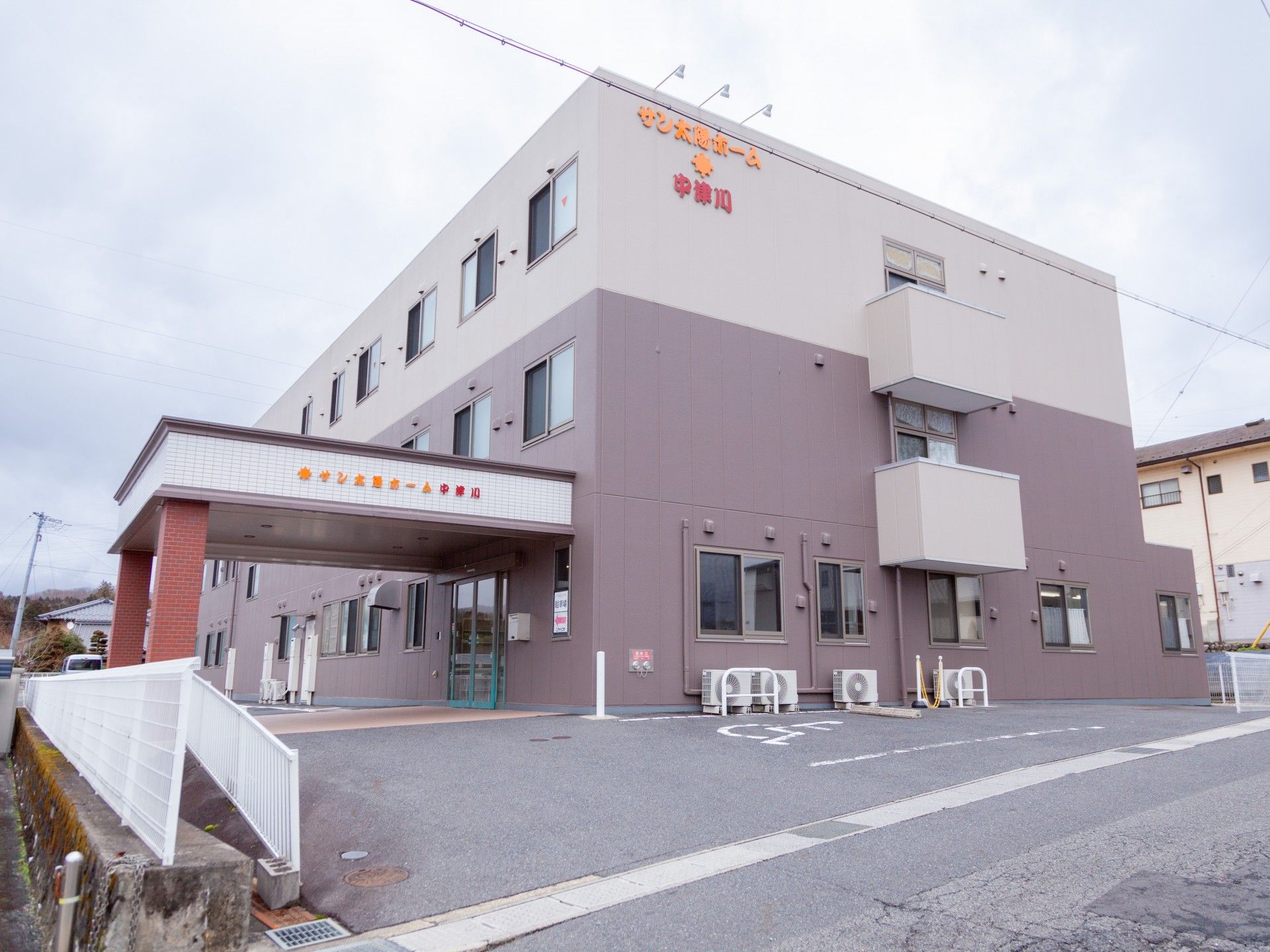 ゆったりとした玄関の建物