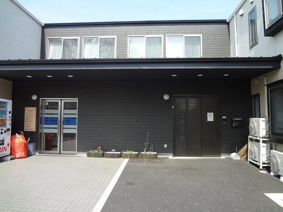 入り口のある建物正面