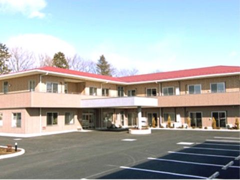 あずみ苑 グランデ宇都宮の外観。玄関前まで車の乗り入れが可能で広いスペースを完備している。