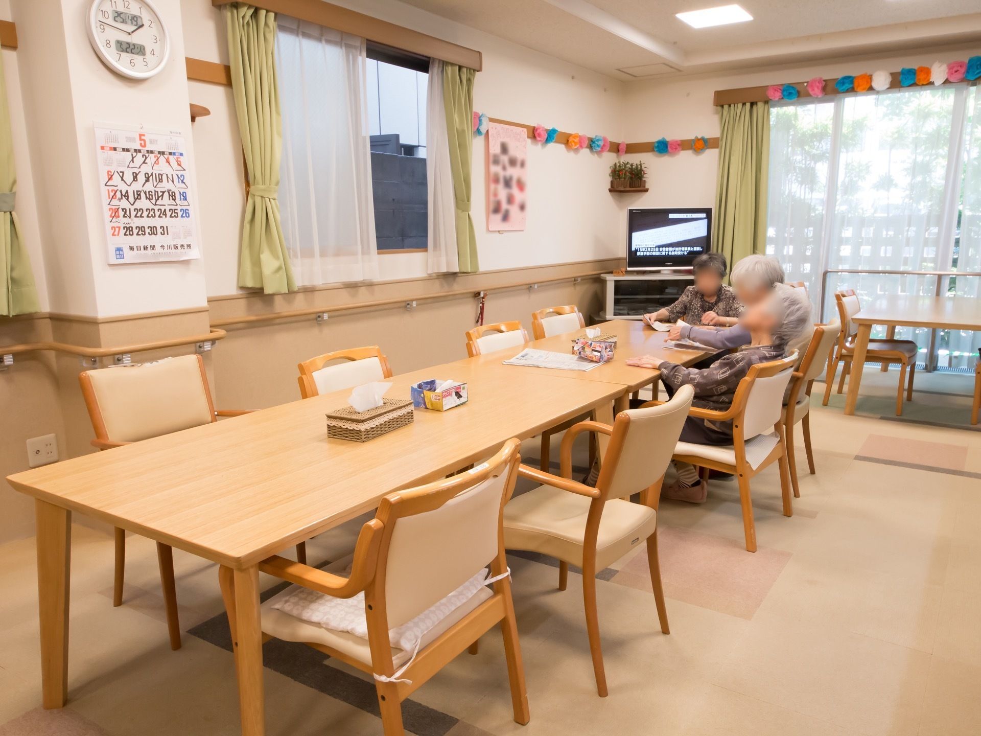 共有スペースでは、入居者様同士で談笑やレクリエーションをして楽しむことができる。気分転換をしていただけるスペースとなっている。