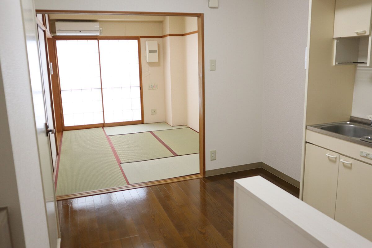 和室とキッチンの空間