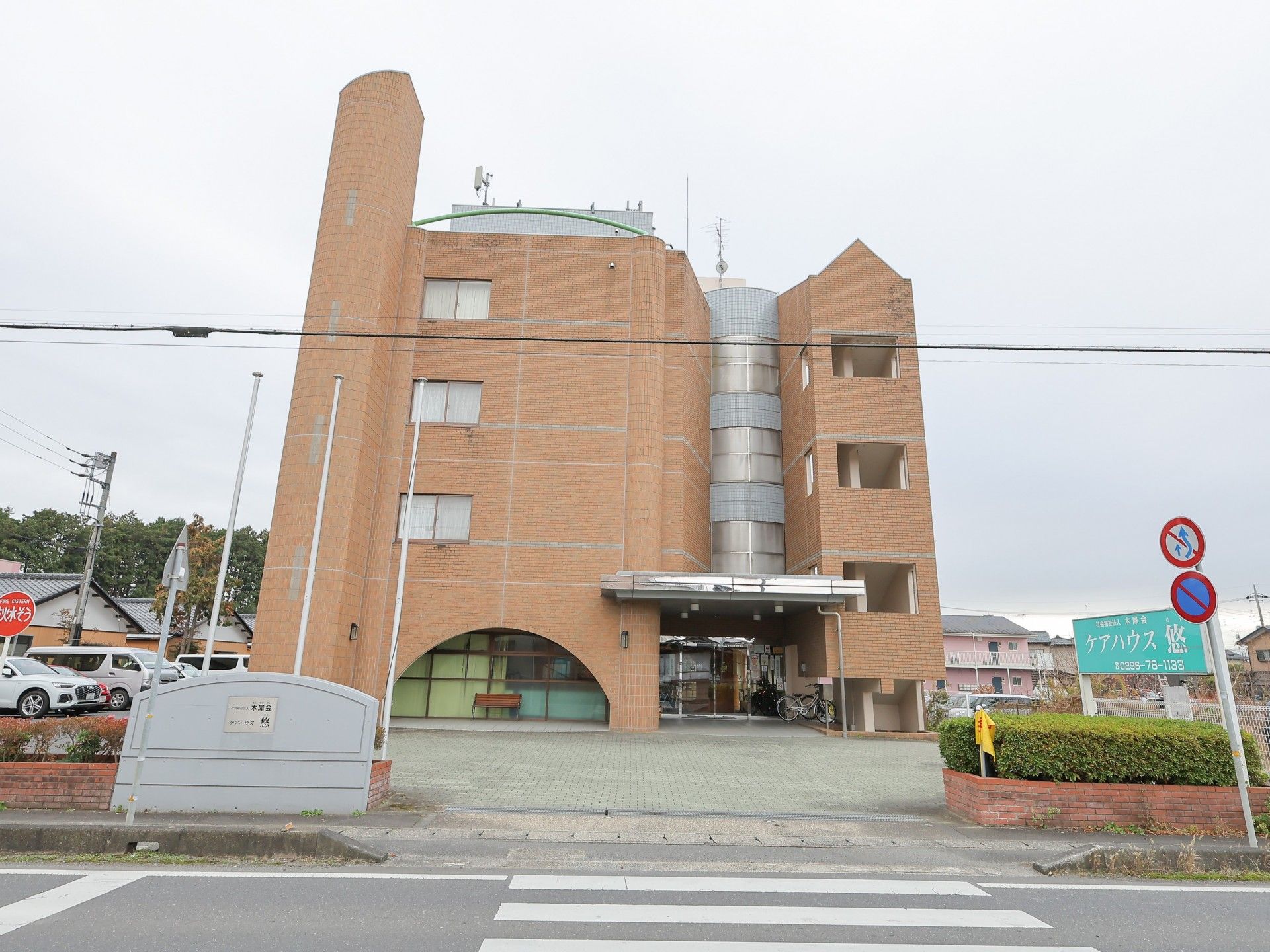 快適なエントランスの施設