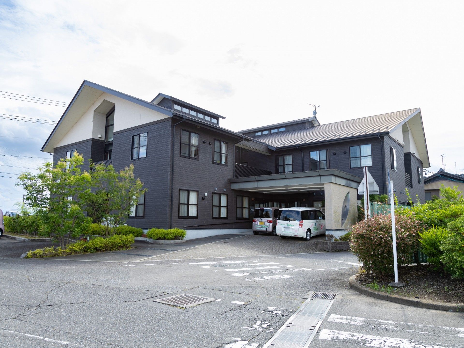 ゆったりとした施設外観