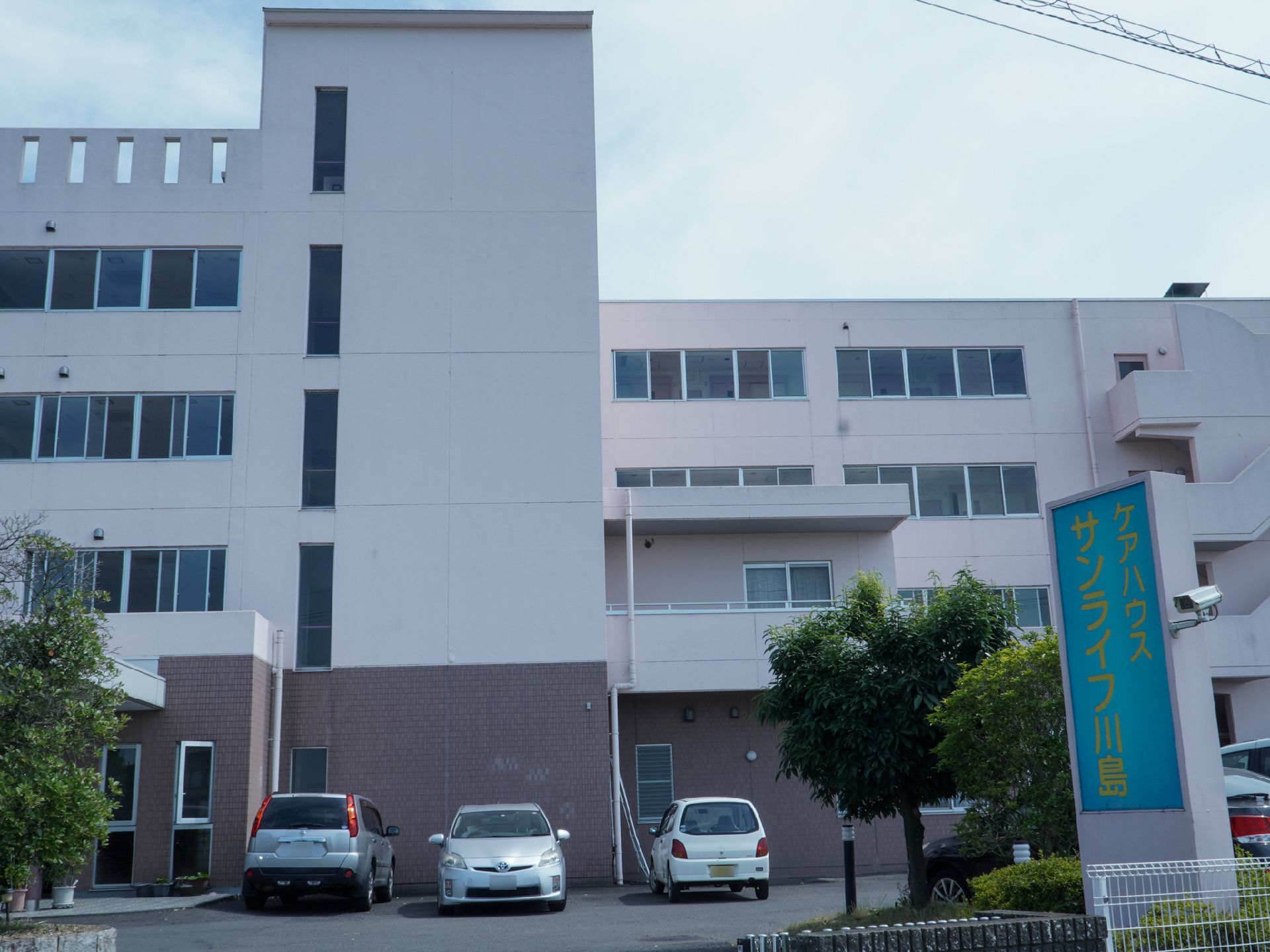 鉄筋コンクリート造りの4階建のケアハウス