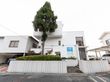 清潔感のある建物正面