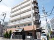 駐車場を設置した施設外観