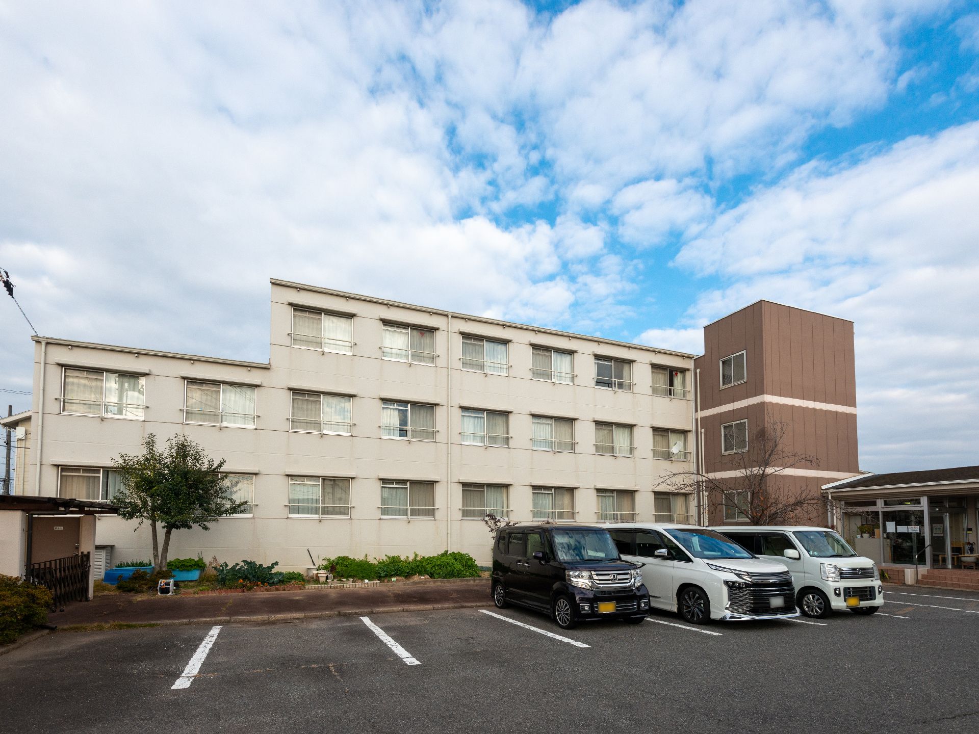 ３階建ての施設