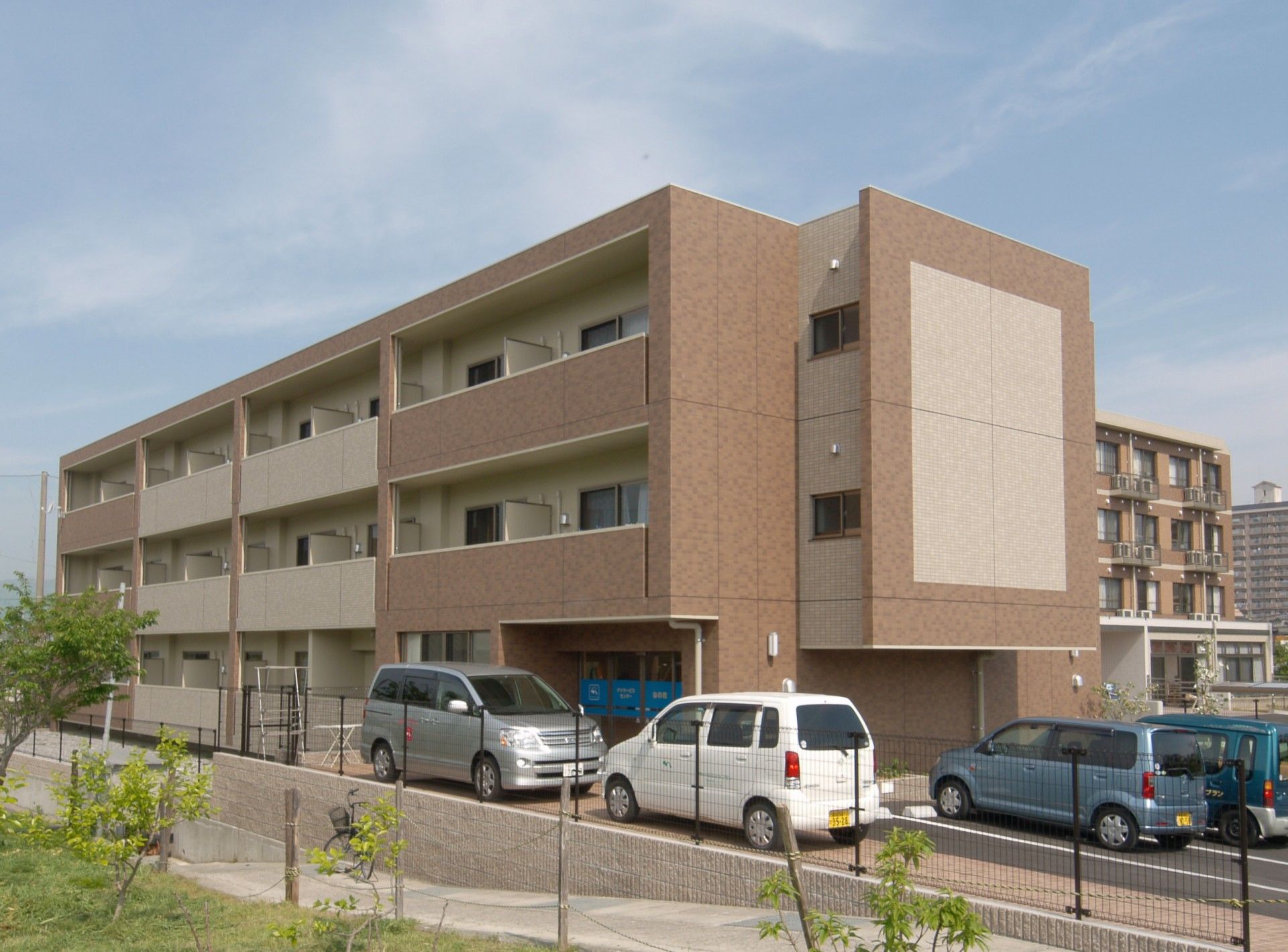 広々とした清潔な外観