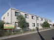 全体を白色を基調とした清潔感のある高齢者向け住宅