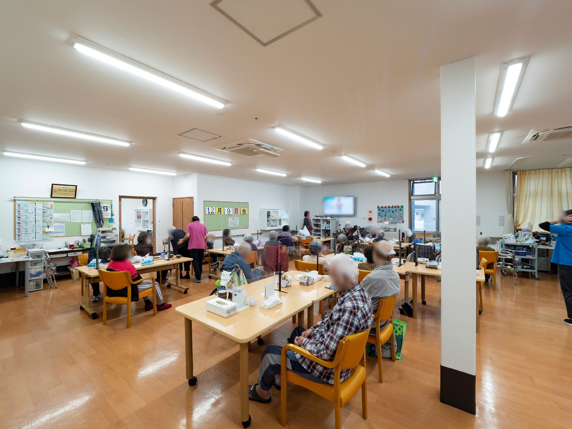 茶色を基調とした食堂