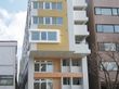 ビルのような7階建ての縦長建物