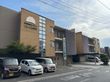 建物外観と駐車場