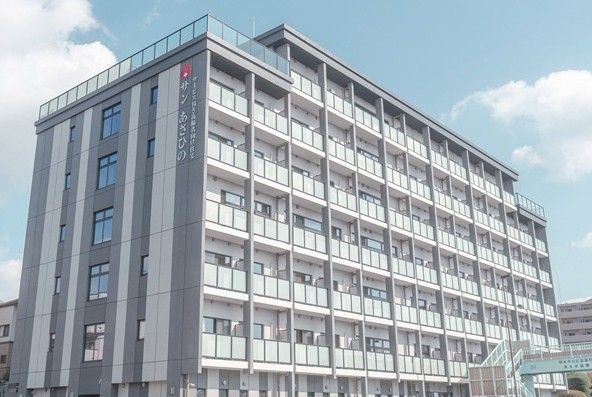 多層階の建物外観