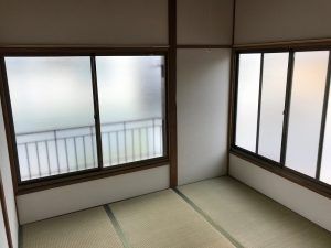 畳敷きの個室