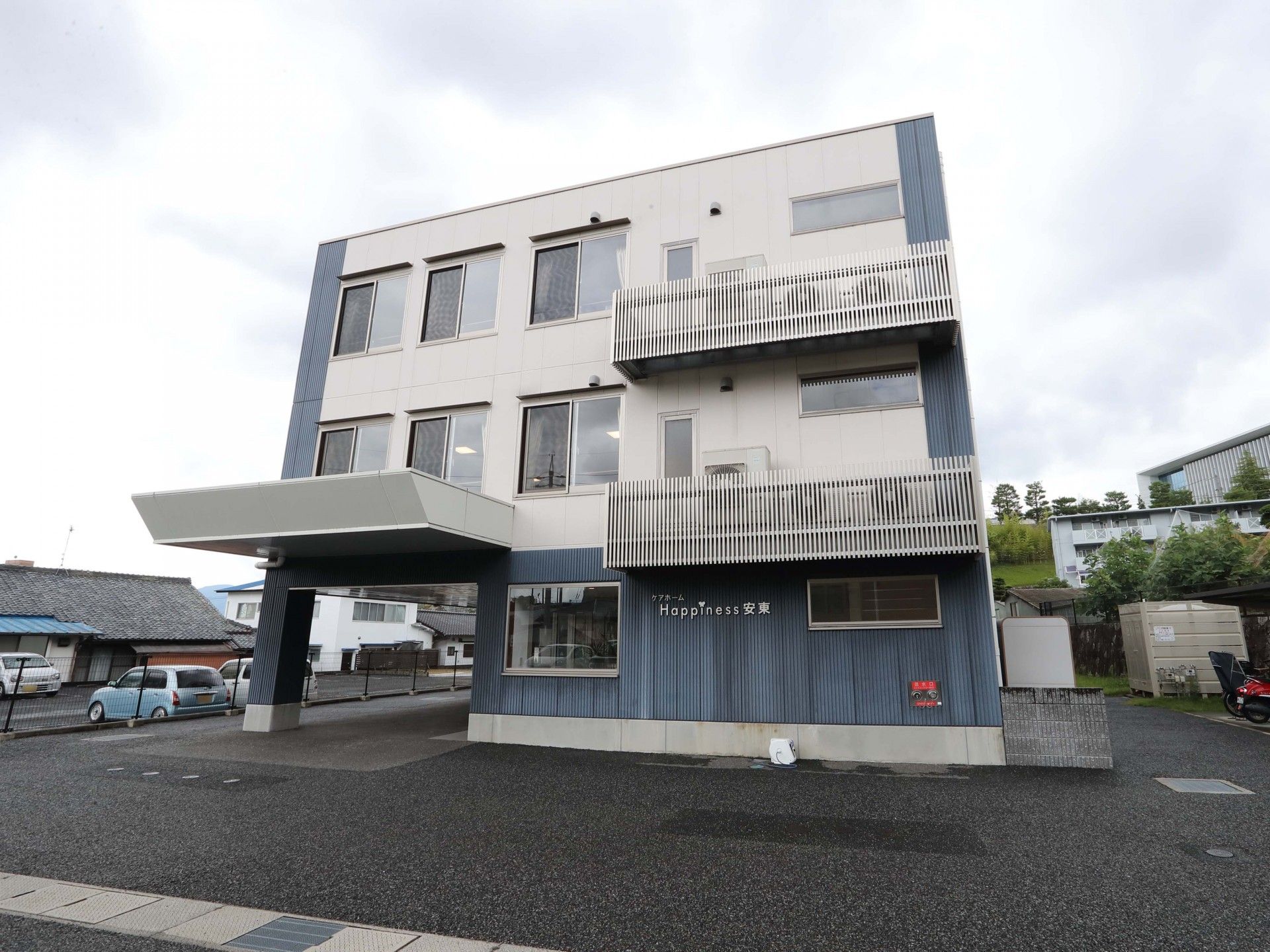 3階建ての建物
