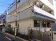 新築そうな外観の建物