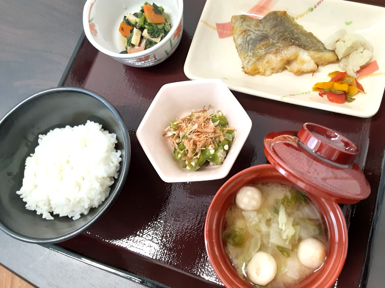 栄養バランスの取れた食事